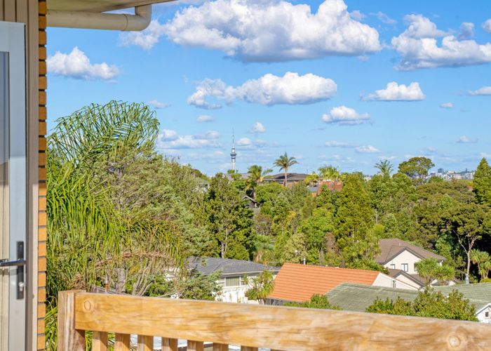  at 52 Chelsea View Drive, Chatswood, North Shore City, Auckland