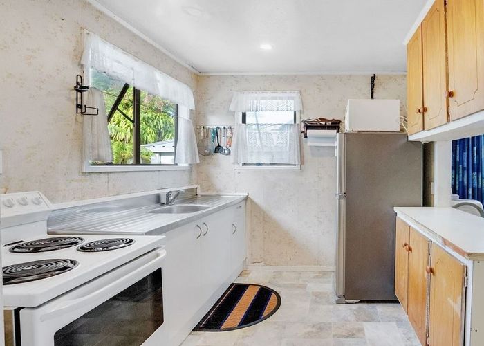  at 1 Banyan Drive, Totara Heights, Manukau City, Auckland