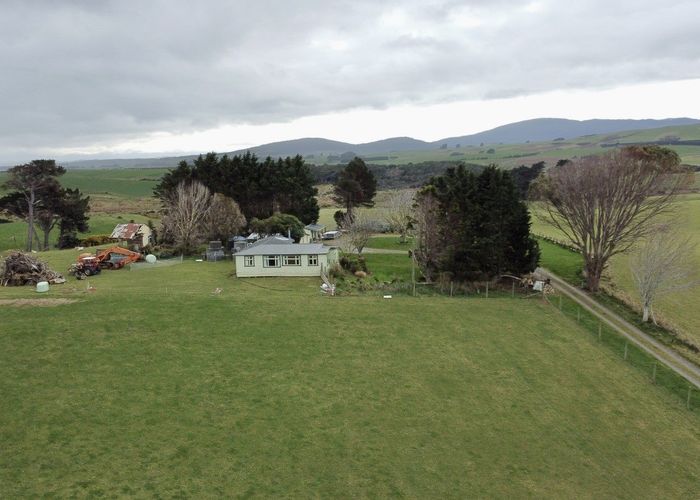  at 2112 Orepuki Riverton Highway, Riverton