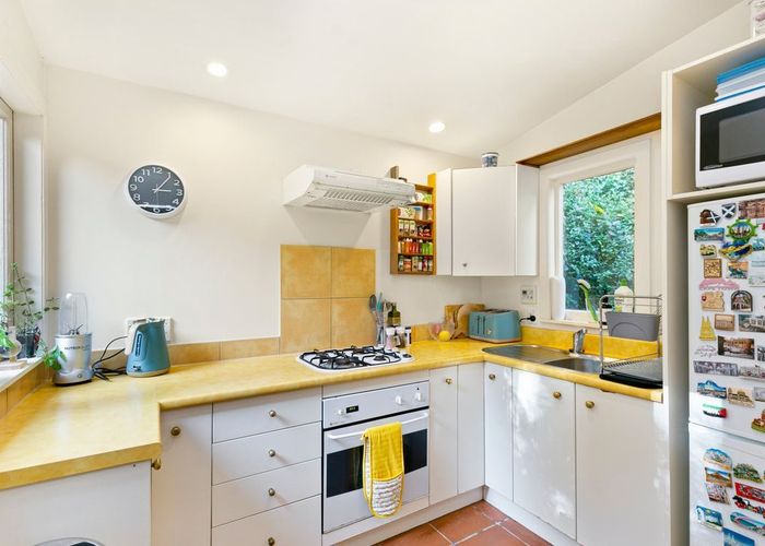  at 6 Governor Road, Northland, Wellington, Wellington