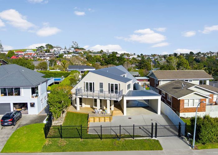 For sale 16 Paisley Street, Mellons Bay, Manukau City, Auckland
