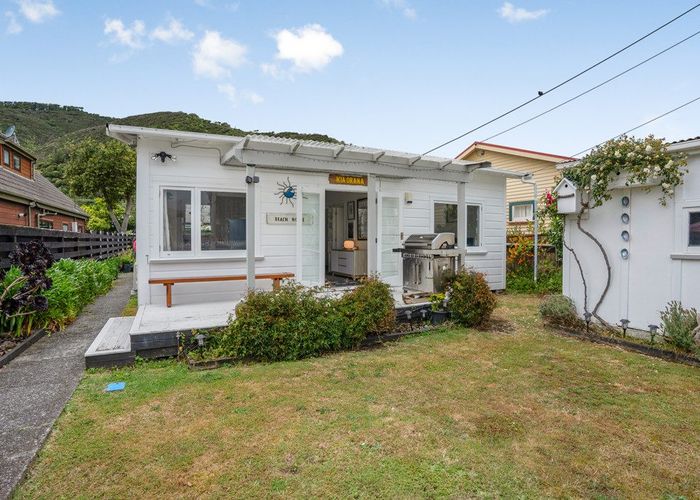 at 21 Tuatoru Street, Eastbourne, Lower Hutt, Wellington