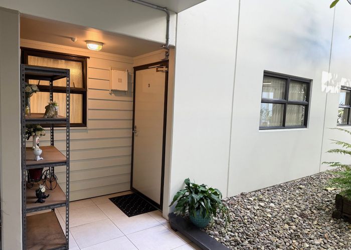  at 3/124 Stancombe Road, Flat Bush, Auckland