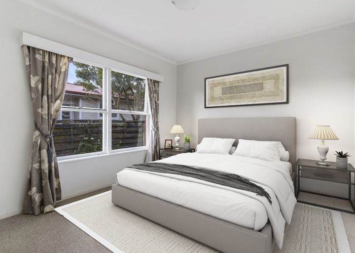  at 2/8 Chartwell Avenue, Glenfield, North Shore City, Auckland