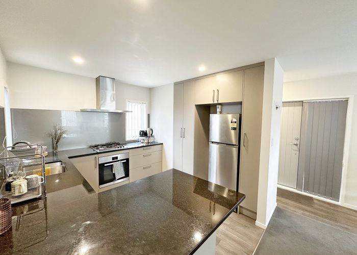  at 4 Ruhanui Lane, Pakuranga, Manukau City, Auckland