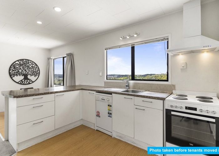  at 1/19 Exeter Place, Unsworth Heights, North Shore City, Auckland