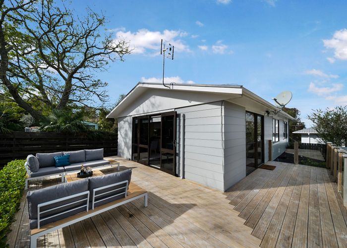  at 1/14 Moxham Grove, Massey, Auckland