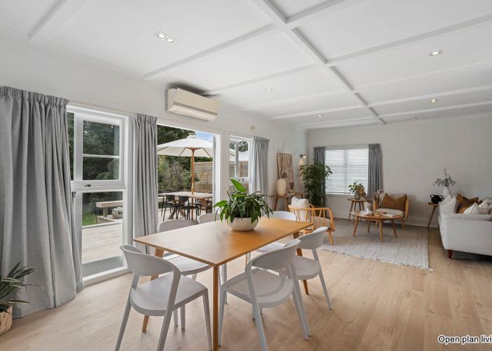  at 1/24 Cresta Avenue, Beach Haven, Auckland
