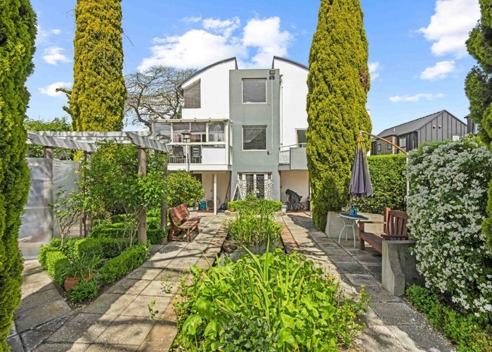  at 227 Peterborough Street, City Centre, Christchurch City, Canterbury