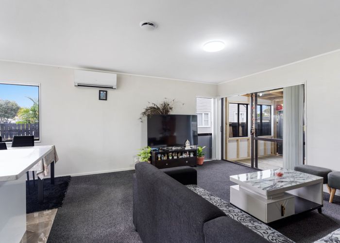 at 2/13 John Street, Mangere East, Auckland