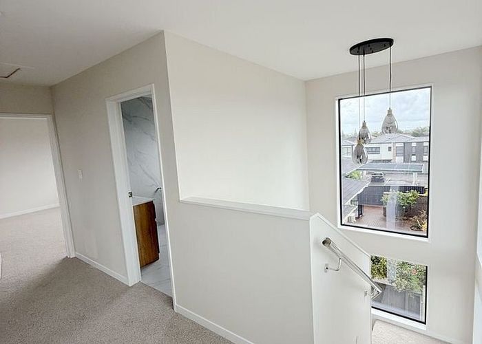  at 73 Hutchinsons Road, Bucklands Beach, Manukau City, Auckland