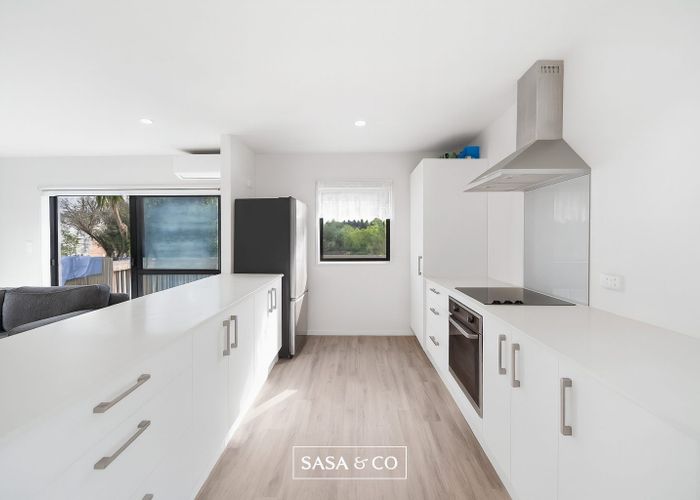  at 90 & 90A Chelburn Crescent, Mangere East, Manukau City, Auckland