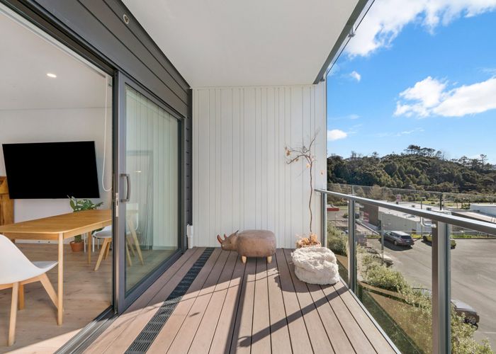  at 220/3 Kaipiho Lane, Albany, North Shore City, Auckland