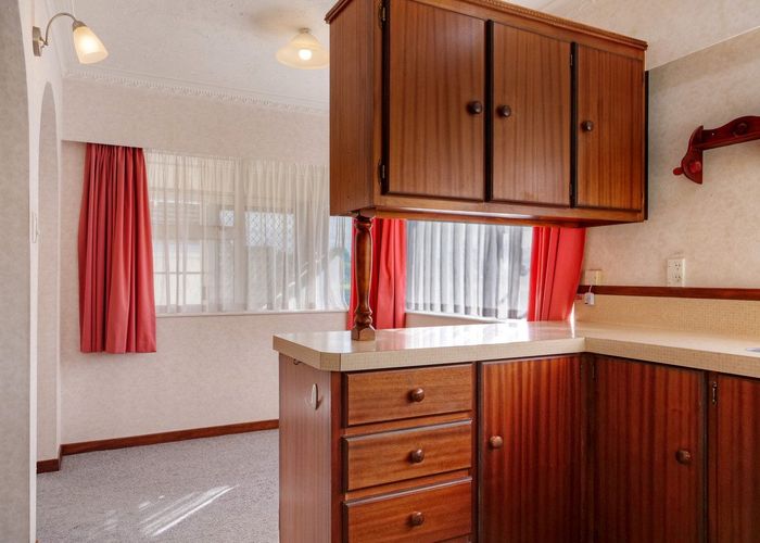  at 2 Lawrence Place, Otara, Auckland