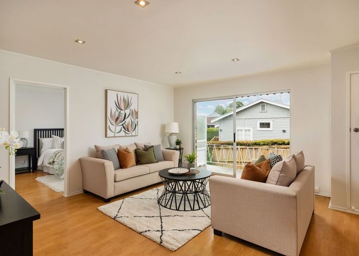  at 2/2 Peary Road, Mount Eden, Auckland City, Auckland