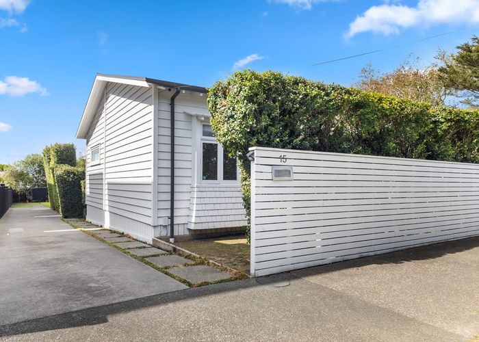  at 15 Kiwi Road, Point Chevalier, Auckland City, Auckland
