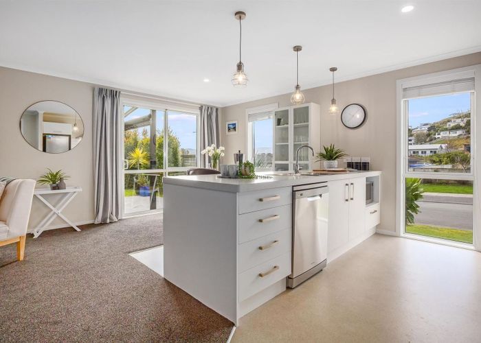  at 11 Banks Boulevard, Whitby, Porirua