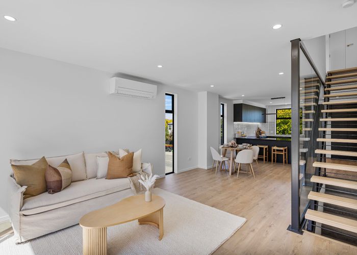 at 2/11 Donald Place, Merivale, Christchurch City, Canterbury