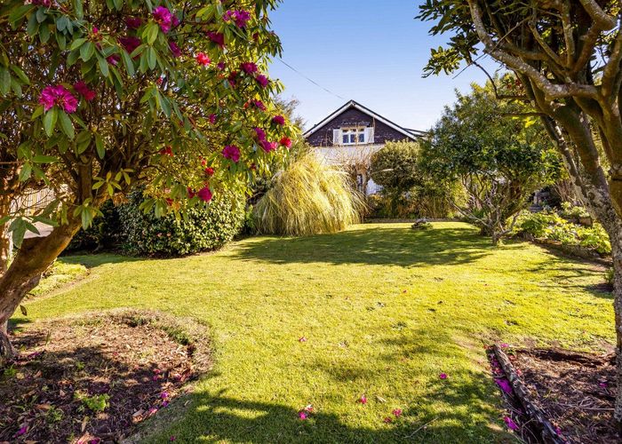  at 4 Kitchener Terrace, Moturoa, New Plymouth