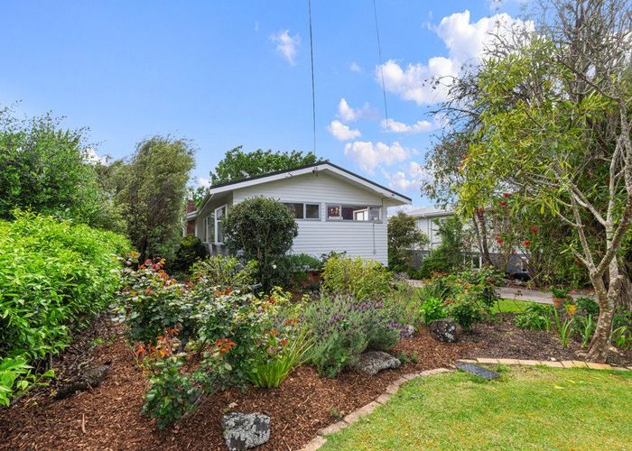  at 98 Tiroroa Avenue, Te Atatu South, Auckland