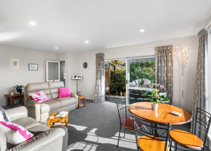  at 1/35 Laing Crescent, Heathcote Valley, Christchurch