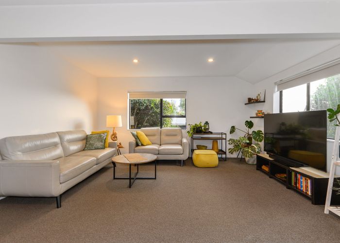  at 2/1255 Dominion Road Extension, Mount Roskill, Auckland City, Auckland