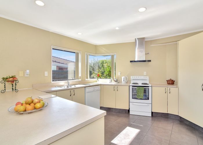  at 10A Ngamotu Place, Mount Maunganui