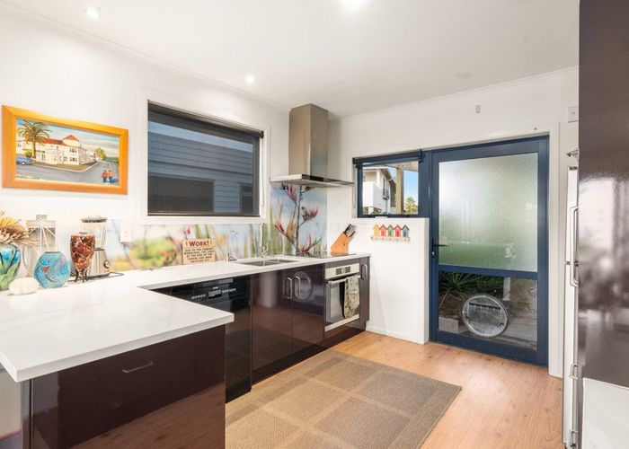  at 204E Marine Parade, Mount Maunganui, Tauranga, Bay Of Plenty