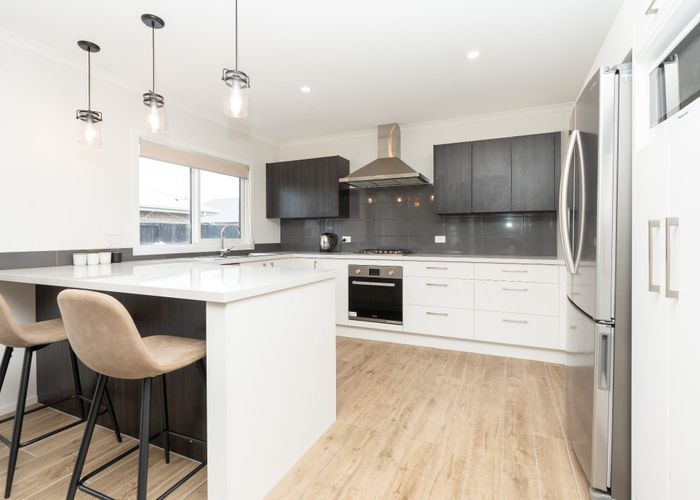  at 33 Ladeira Place, Fitzroy, Hamilton