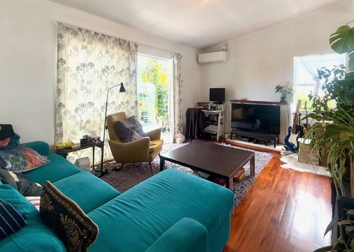  at 41 Aeroview Drive, Beach Haven, North Shore City, Auckland