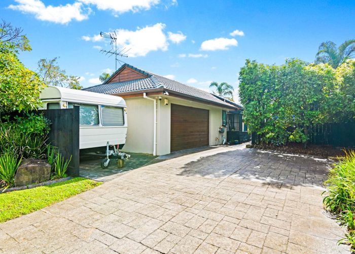  at 8 Wentworth Park, Albany, North Shore City, Auckland