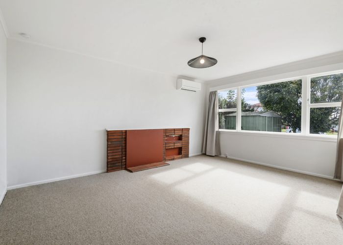  at 199 Chivalry Road, Glenfield, North Shore City, Auckland