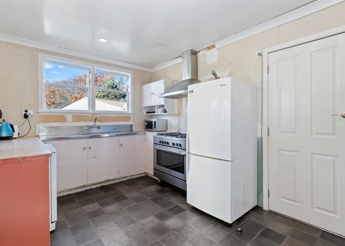  at 43 Oakfield Crescent, Pukete, Hamilton