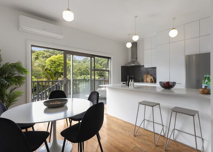  at 215 Rintoul Street, Berhampore, Wellington