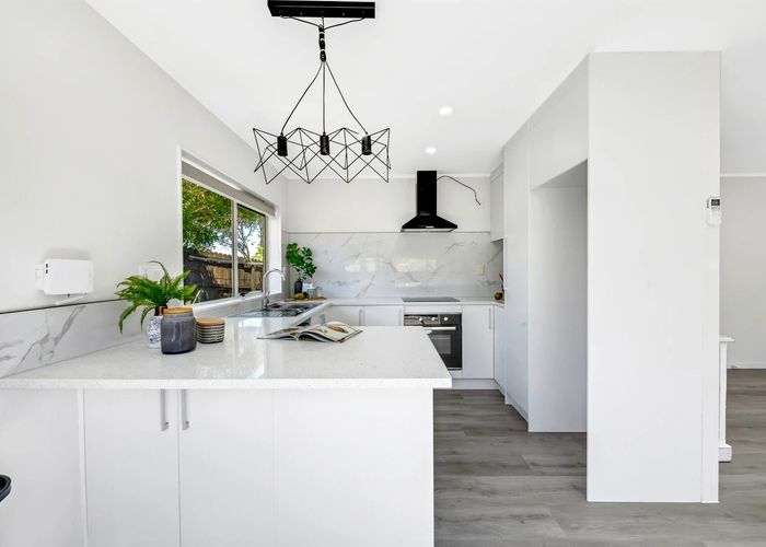  at 10 Skelton Avenue, Randwick Park, Auckland