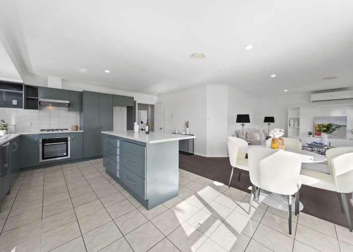  at 5 Dapple Place, Flat Bush, Auckland