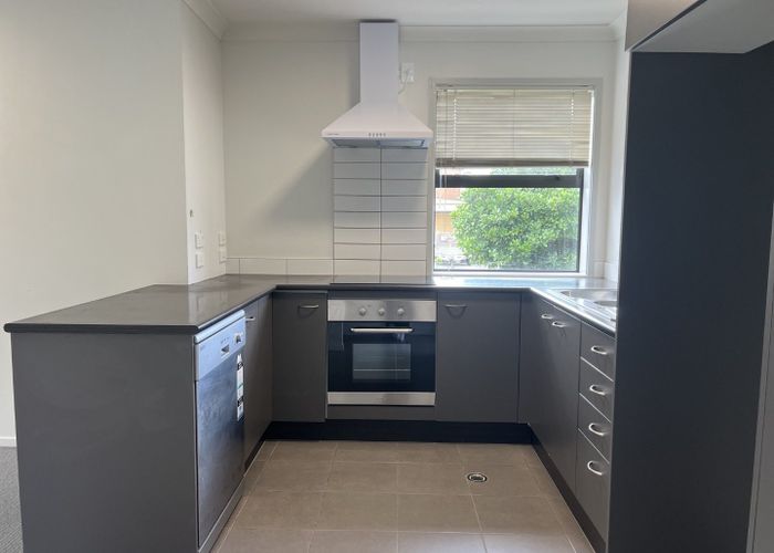  at 1/172 McLeod Road, Te Atatu South, Waitakere City, Auckland