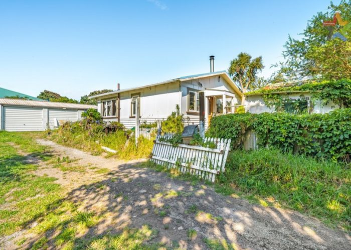  at 15 Beach Road, Paekakariki
