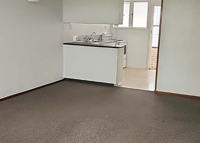  at 105 Te Atatu Road, Te Atatu South, Waitakere City, Auckland