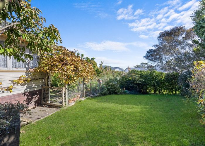  at 41 Amberley Avenue, Te Atatu South, Waitakere City, Auckland