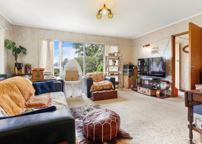  at 3 Bush Road, Waiatarua, Auckland