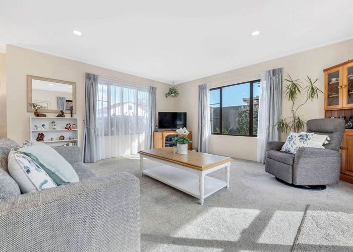  at 28 Seneca Court, Golflands, Auckland