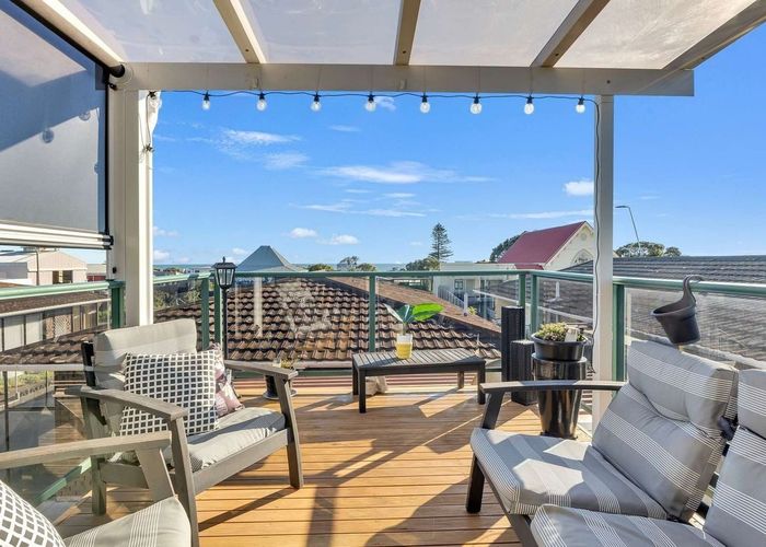  at 2/502 Devon St East, Strandon, New Plymouth, Taranaki