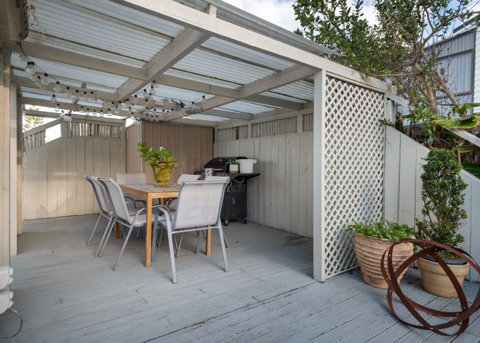  at 1/163 Oaktree Avenue, Browns Bay, North Shore City, Auckland
