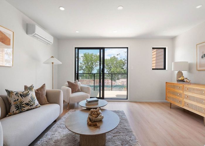  at 10/145 Albany Hway, Glenfield, North Shore City, Auckland