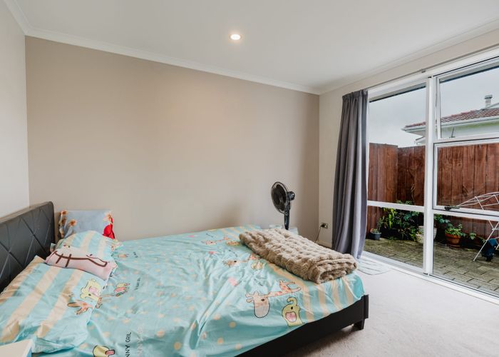  at 8B Pitt Street, Frankton, Hamilton, Waikato