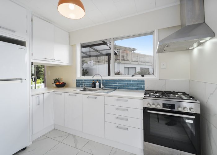  at 2/27 Spence Road, Henderson, Waitakere City, Auckland