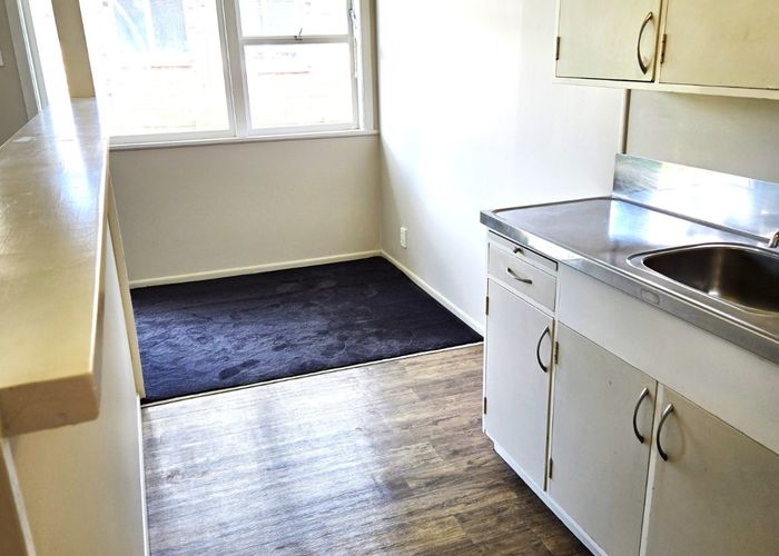  at 4/18 Herbert Road, Mount Eden, Auckland City, Auckland