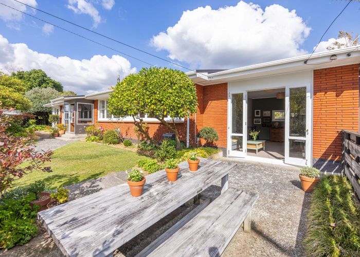  at 14 Carlson Crescent, Silverdale, Hamilton