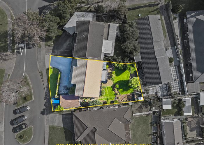  at 2/2 Monde Place, Clover Park, Manukau City, Auckland